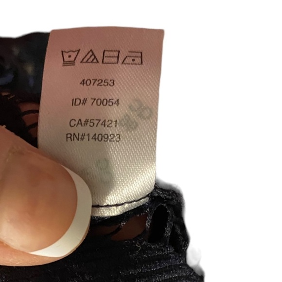 𝅺LOFT Lace Crochet Embroidered 3/4 Sleeve Dark Navy Blue Flowy Blouse Top M - Picture 6 of 6